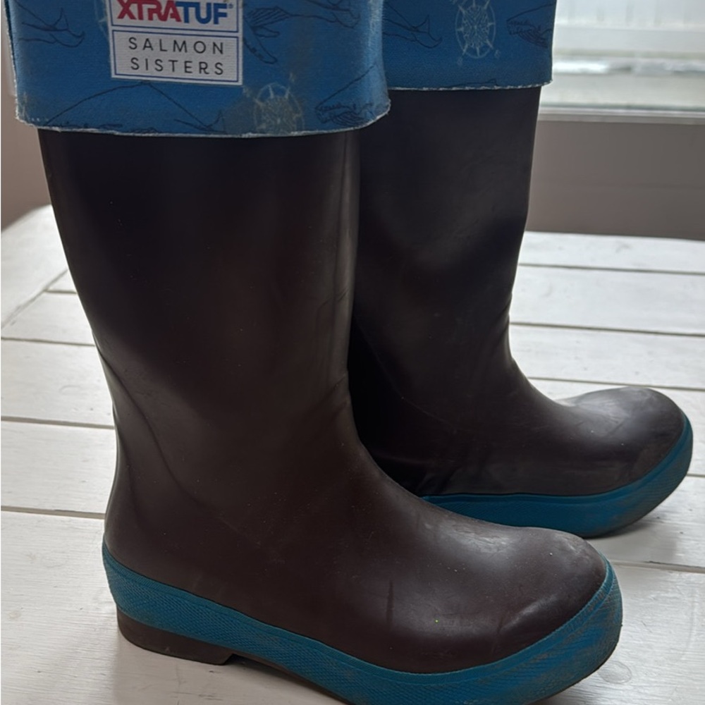 XTRATUF Women's Salmon Sisters Winter Boots - Black and Blue